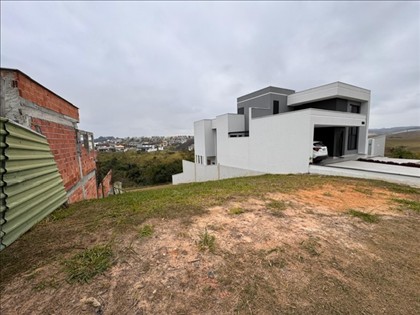 Terreno à Venda