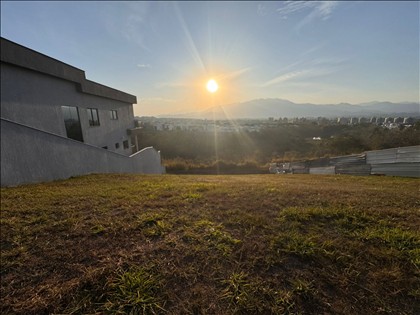 Terreno à Venda